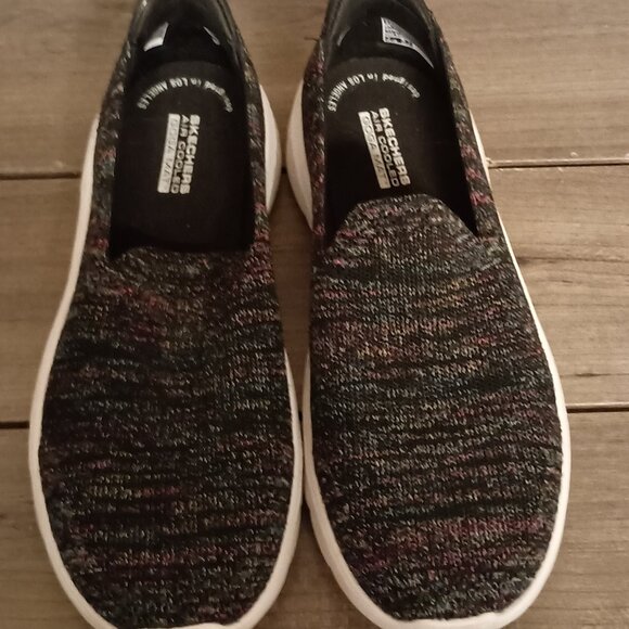 Sketchers Go Walk Women Slip On Sneakers Size 7.5 Black Multi Colored - Picture 6 of 16